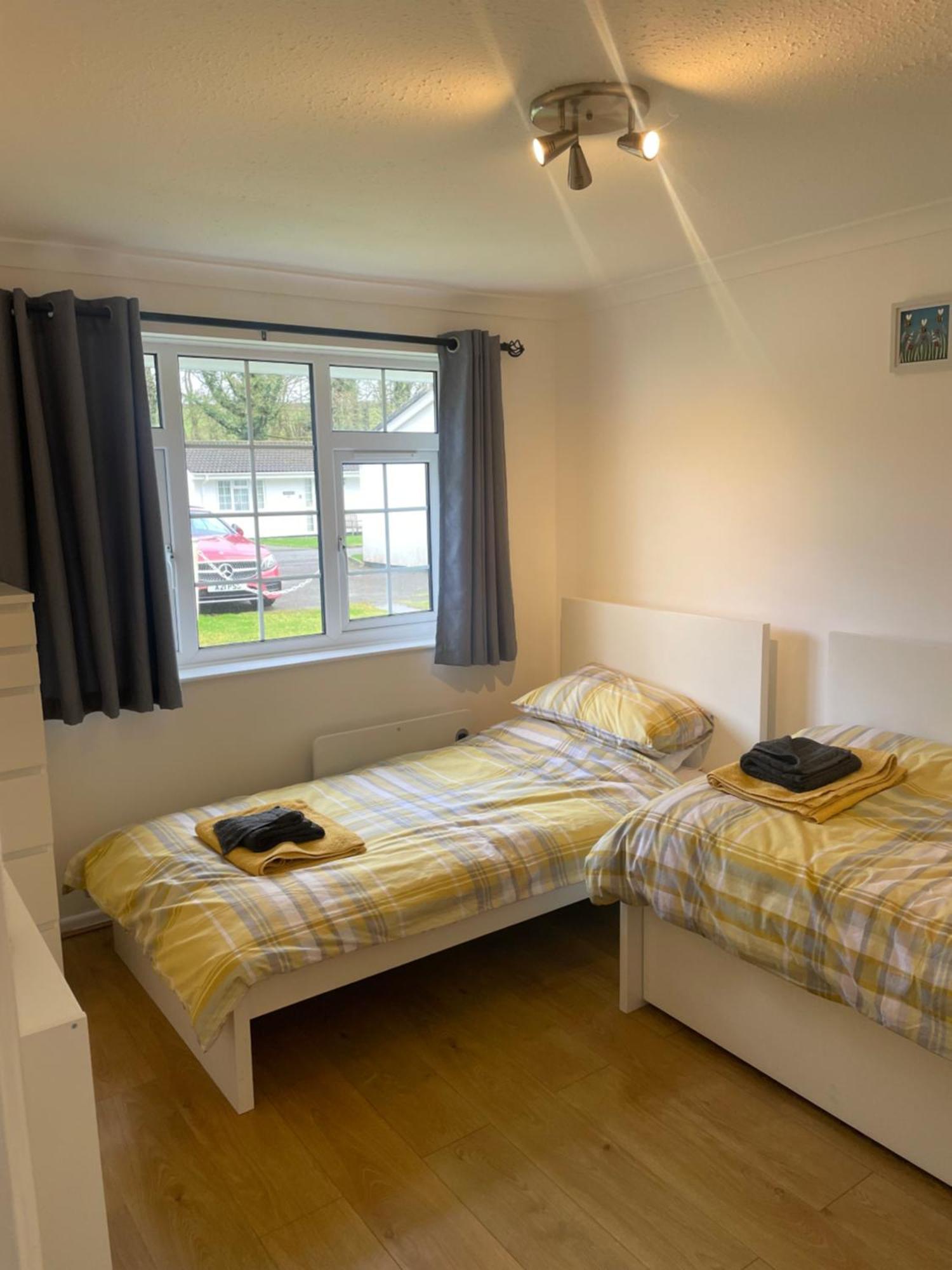 Bumblebee Lodge Saint Cleer Ngoại thất bức ảnh